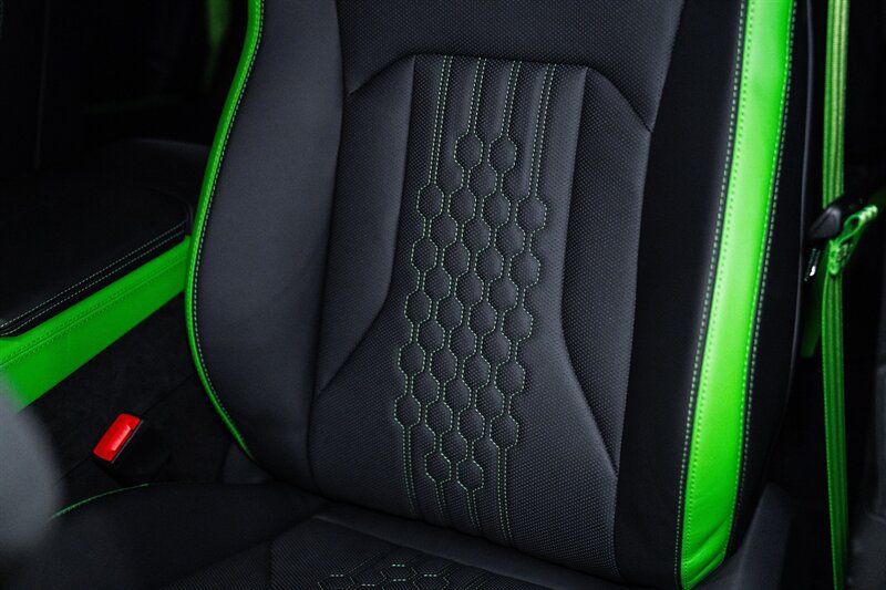 Used 2025 Lamborghini Urus SE AWD/4WD image 8