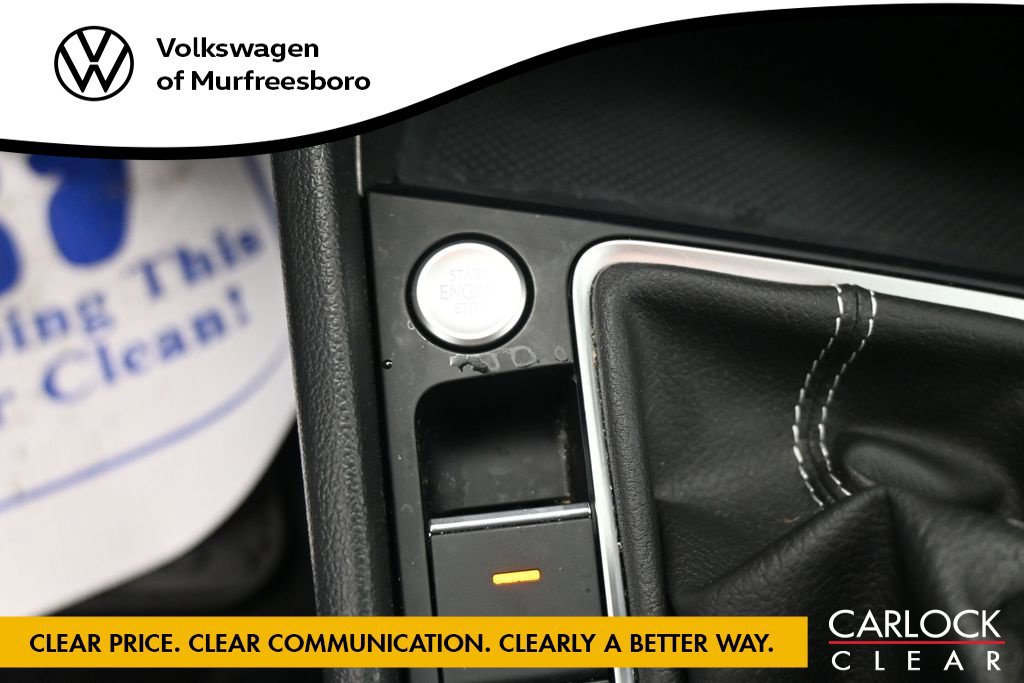 Used 2024 Volkswagen Jetta SE w/ Panoramic Sunroof Package FWD image 17