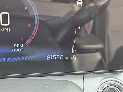 Used 2025 Chevrolet Trax LT w/ LT Convenience Package image 20