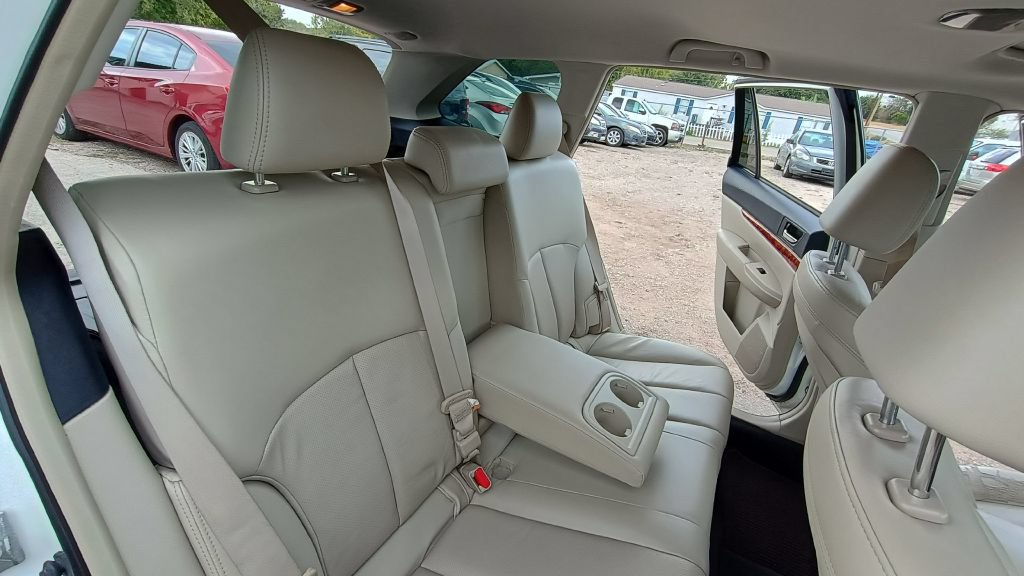 Used 2011 Subaru Outback 3.6R Limited w/ PWR Moonroof Pkg AWD/4WD image 18
