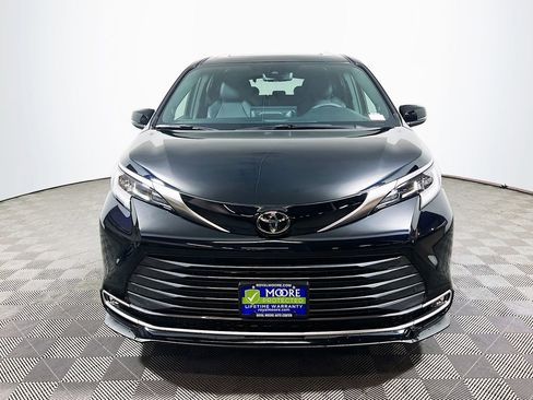 New 2026 Toyota Sienna Limited AWD/4WD image 3