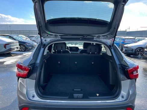 Used 2025 Chevrolet Trax LT image 55