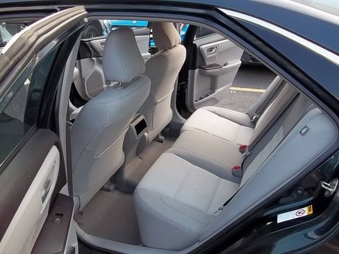Used 2017 Toyota Camry LE FWD image 9