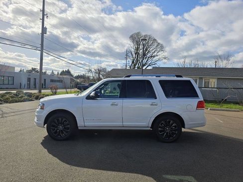 Used 2015 Lincoln Navigator 4WD image 8
