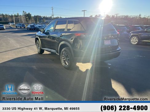 Used 2024 Nissan Rogue S image 6