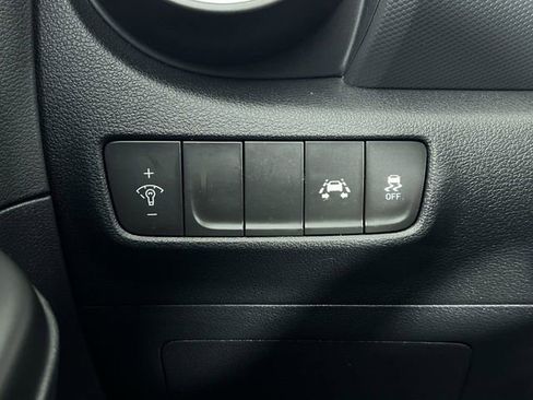 Used 2019 Hyundai Kona SE w/ Cargo Package image 18