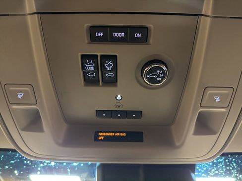 Used 2018 GMC Yukon SLT w/ Open Road Package image 34