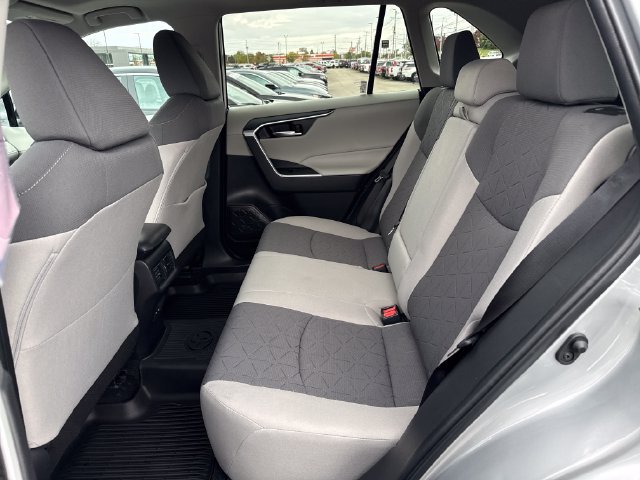 Used 2022 Toyota RAV4 XLE w/ Convenience Package FWD image 14