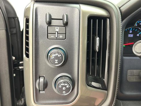 Used 2018 Chevrolet Silverado 1500 High Country AWD/4WD image 28