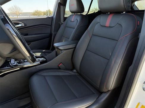 New 2026 Chevrolet Trax RS w/ Sunroof Package image 22