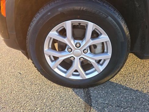 Used 2022 Jeep Grand Cherokee Limited image 11