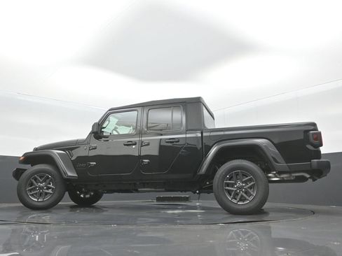 New 2025 Jeep Gladiator Sport image 29