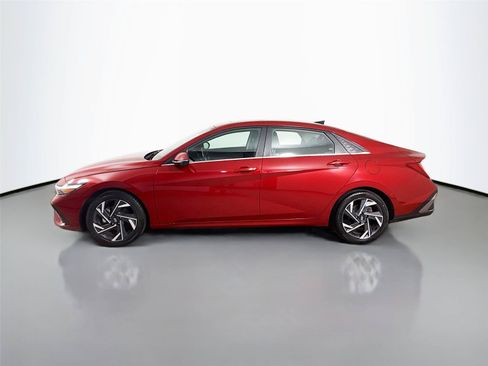 Used 2024 Hyundai Elantra Limited FWD image 8