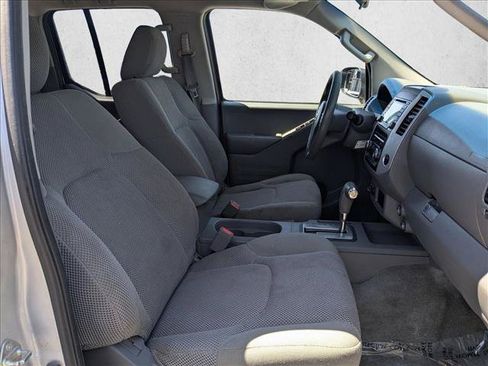 Used 2016 Nissan Frontier SV AWD/4WD image 18