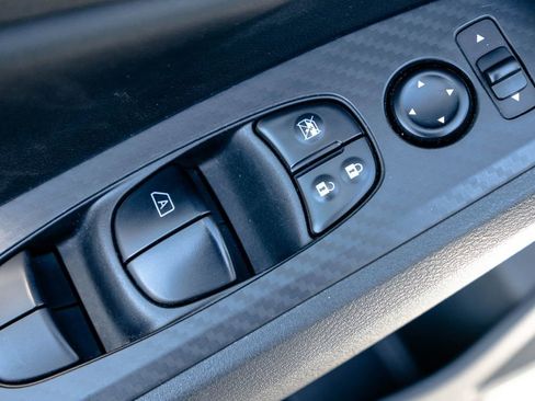 Used 2024 Nissan Altima 2.5 SV image 18