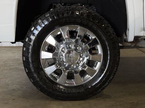 Used 2017 GMC Sierra 2500 Denali w/ Duramax Plus Package AWD/4WD image 5
