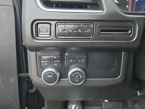 Certified 2021 GMC Yukon SLE image 19