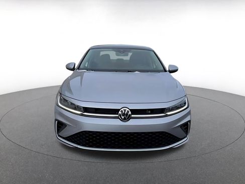 Used 2025 Volkswagen Jetta SE image 4