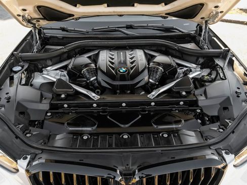 Used 2021 BMW X5 M50i image 65