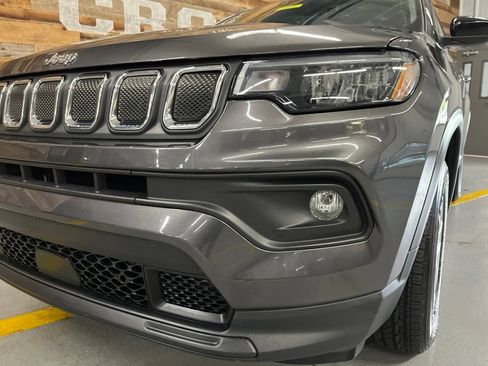 Used 2022 Jeep Compass Latitude w/ Convenience Group AWD/4WD image 8