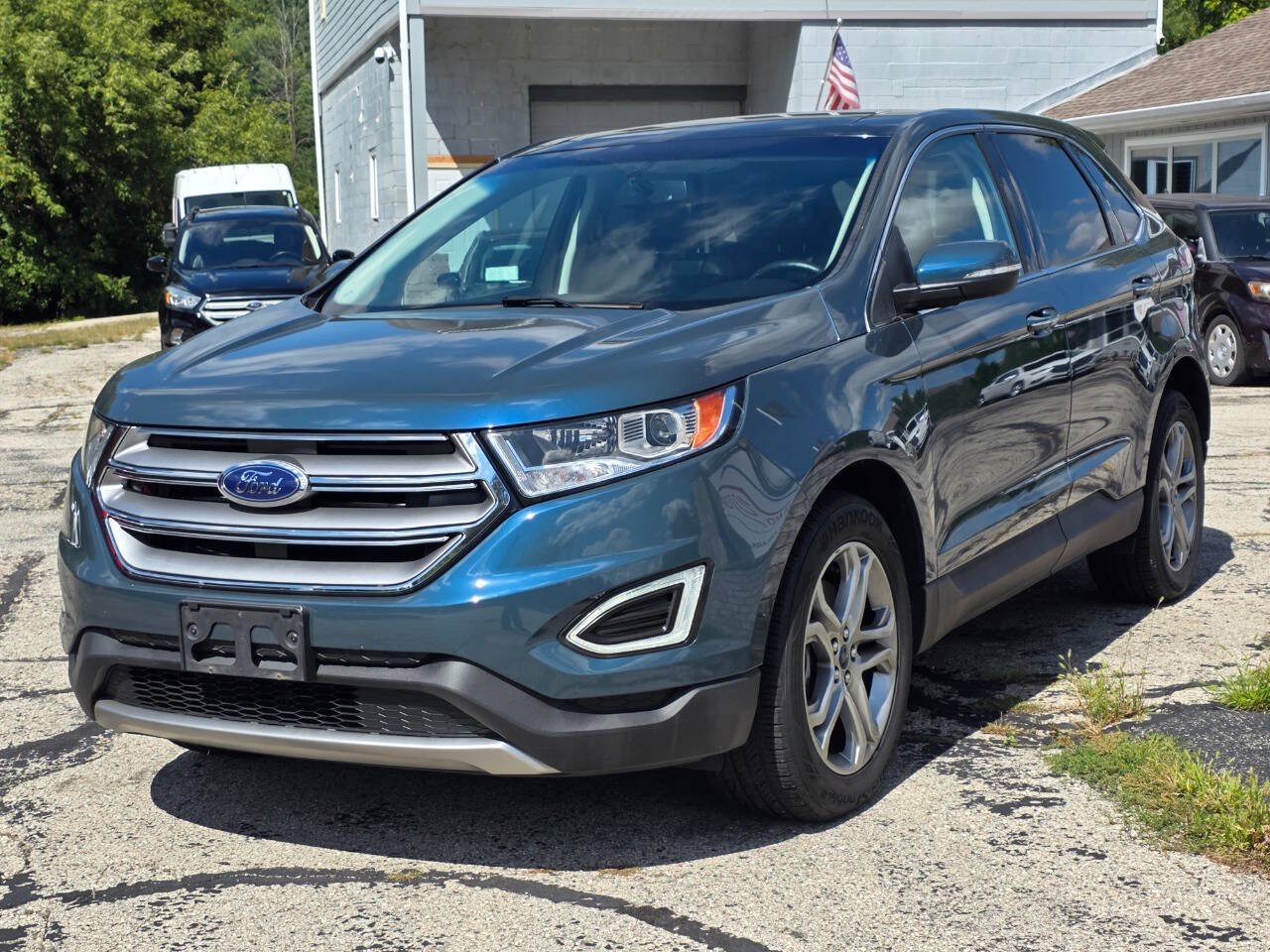 Used 2016 Ford Edge Titanium w/ Equipment Group 301A AWD/4WD image 3