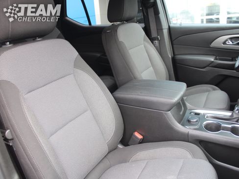 Used 2023 Chevrolet Traverse LT w/ Rear Camera Mirror Package AWD/4WD image 30
