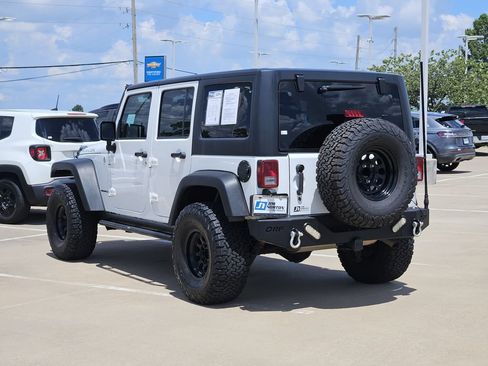 Used 2013 Jeep Wrangler Unlimited Rubicon w/ Connectivity Group AWD/4WD image 5