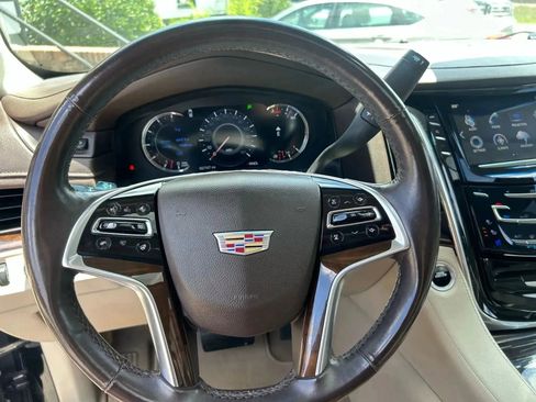 Used 2017 Cadillac Escalade ESV Premium Luxury image 19