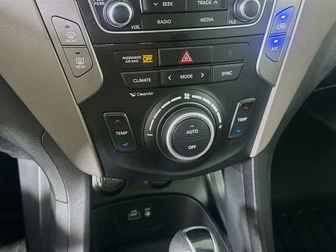 Used 2018 Hyundai Santa Fe Sport w/ 2.4L Value Package 02 FWD image 23