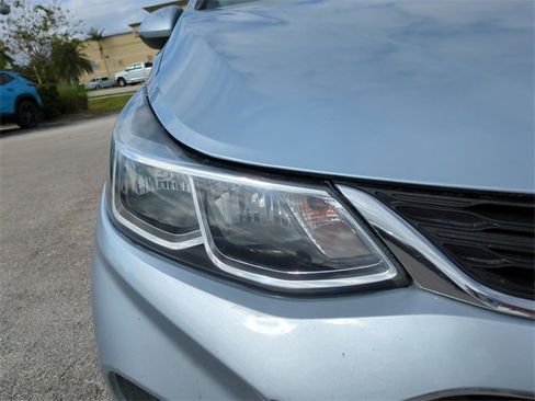 Used 2017 Chevrolet Cruze LS image 10
