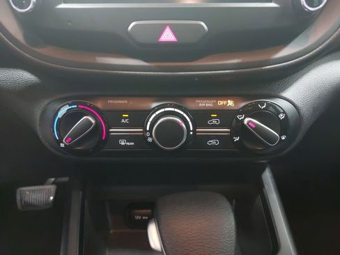 Used 2025 Kia Soul LX w/ LX Technology Package image 20