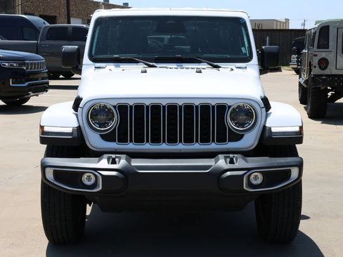 Used 2026 Jeep Wrangler Unlimited Sahara AWD/4WD image 2
