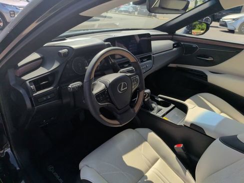 Used 2024 Lexus ES 300h Ultra Luxury w/ Accessory Package (Z2) FWD image 43