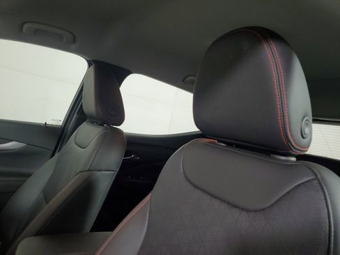 Used 2023 Chevrolet Bolt EUV Premier w/ Redline Edition image 23