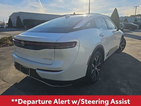 Used 2024 Toyota Crown Limited image 8