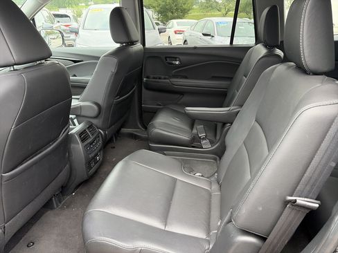 Certified 2022 Honda Pilot Touring image 8
