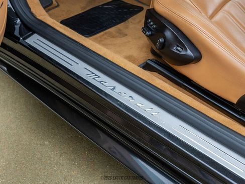 Used 2011 Maserati GranTurismo S RWD image 26
