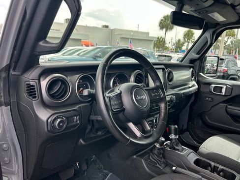 Used 2023 Jeep Wrangler Sport AWD/4WD image 10