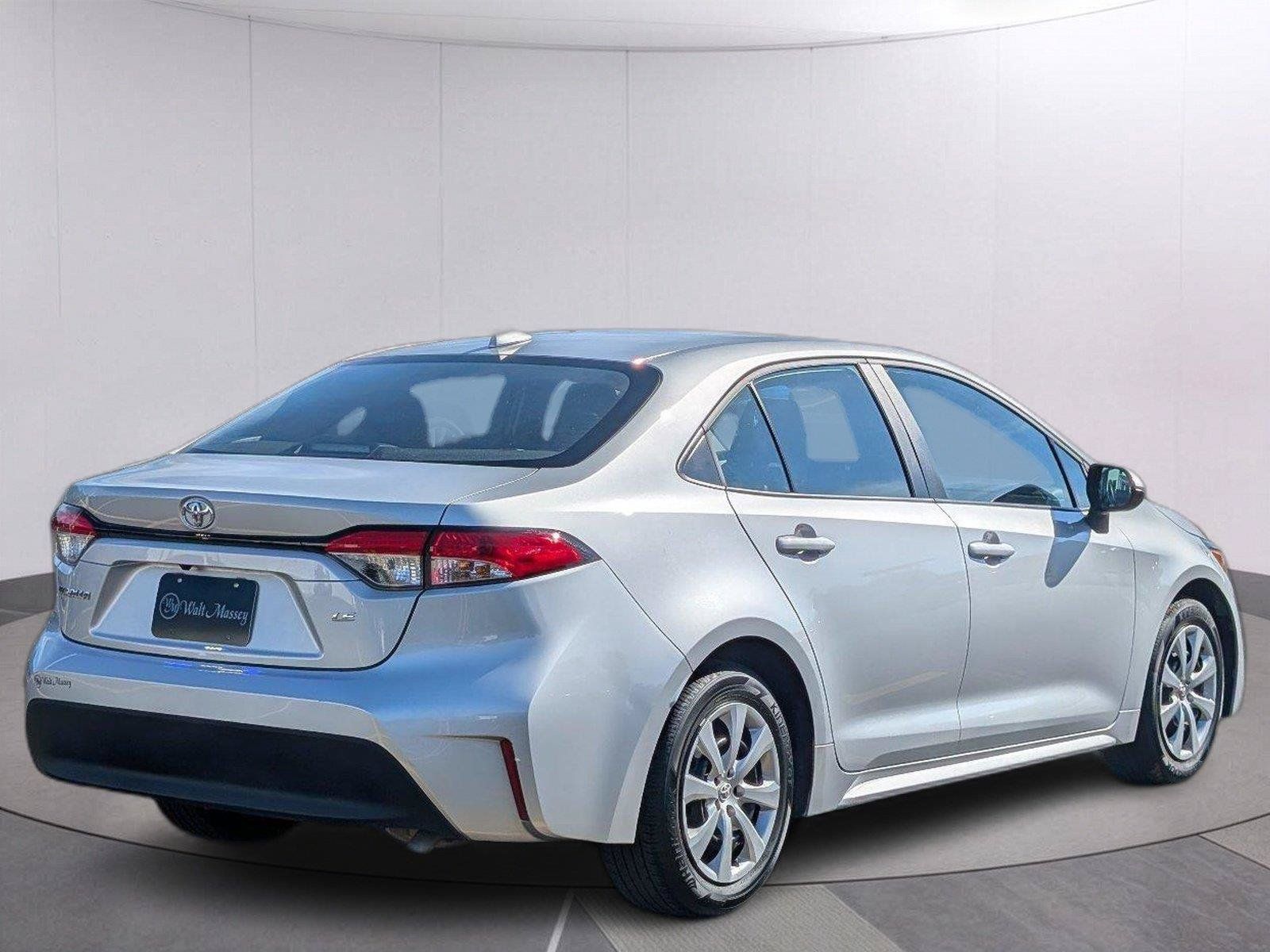 Used 2025 Toyota Corolla LE FWD image 7