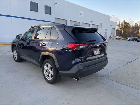 Used 2019 Toyota RAV4 XLE image 7