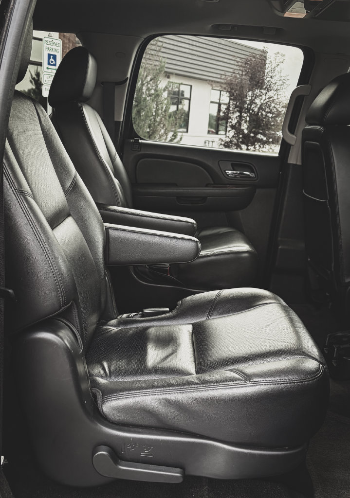 Used 2011 Chevrolet Suburban LTZ AWD/4WD image 29