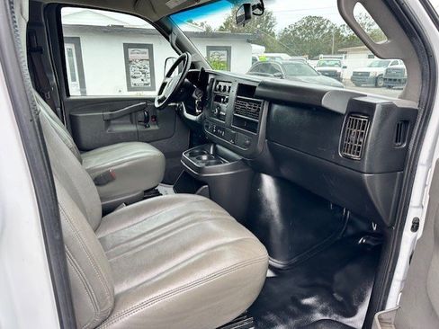 Used 2018 Chevrolet Express 2500 w/ Driver Convenience Package image 21