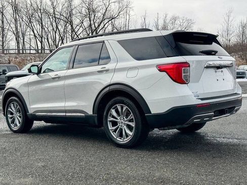 Used 2022 Ford Explorer XLT w/ Equipment Group 202A AWD/4WD image 5