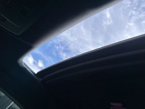 Used 2017 Lexus RC 200t F Sport image 8