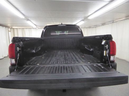 Used 2023 Toyota Tacoma SR5 AWD/4WD image 31