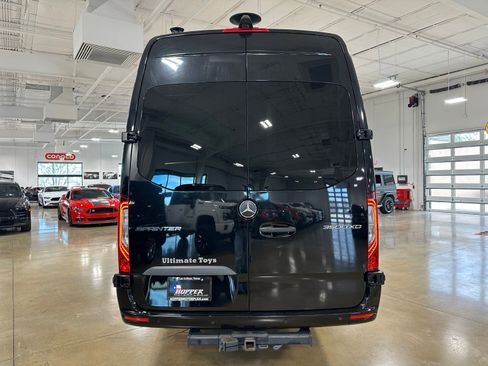 Used 2022 Mercedes-Benz Sprinter 3500 image 6