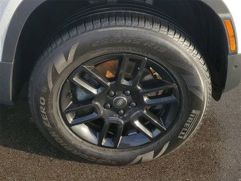 Used 2023 Land Rover Defender 110 S image 5