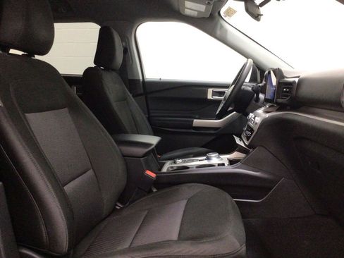 Used 2023 Ford Explorer XLT w/ Class IV Trailer Tow Package AWD/4WD image 33