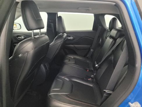 Used 2020 Jeep Cherokee Trailhawk w/ Cold Weather Group AWD/4WD image 18
