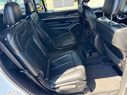 Used 2022 Jeep Grand Cherokee L Limited AWD/4WD image 25